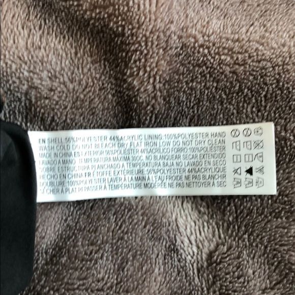 NWOT Textured Wool-Like Skirt - Picture 4 of 7